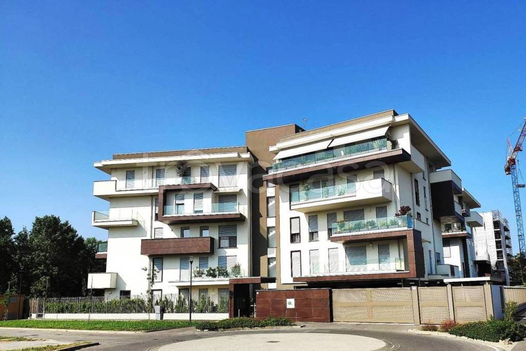appartamento in vendita a Pavia in zona Pompieri