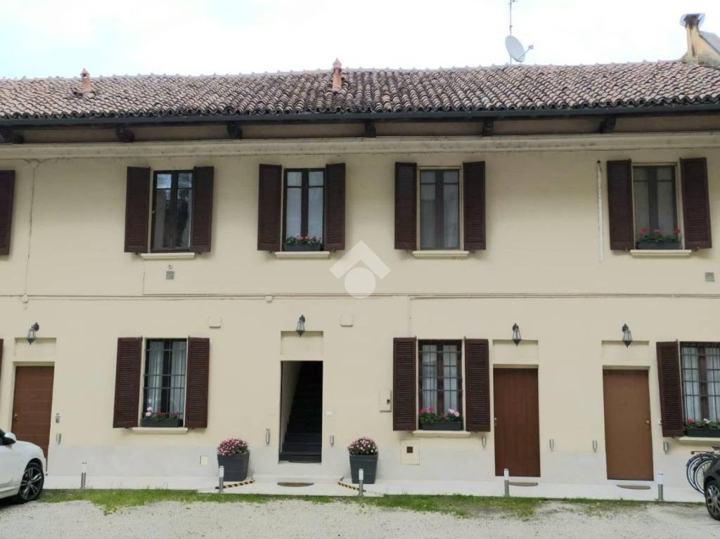 appartamento in vendita a Pavia in zona Stazione