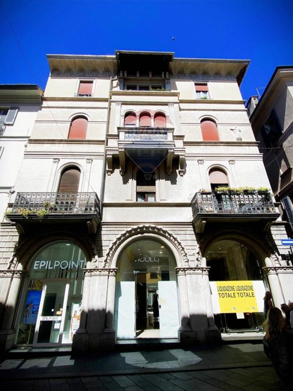 appartamento in vendita a Pavia in zona Centro Città