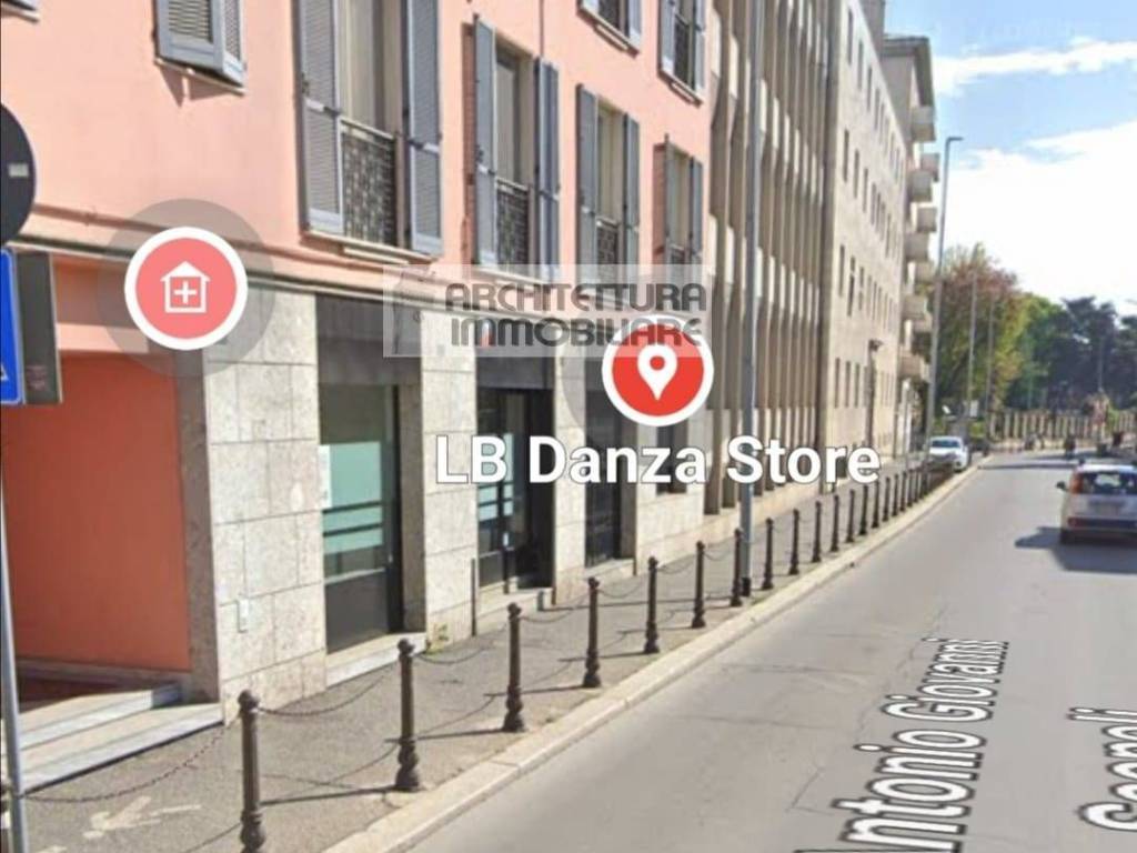 negozio in vendita a Pavia