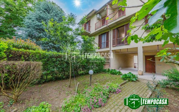 casa indipendente in vendita a Pavia in zona Vallone