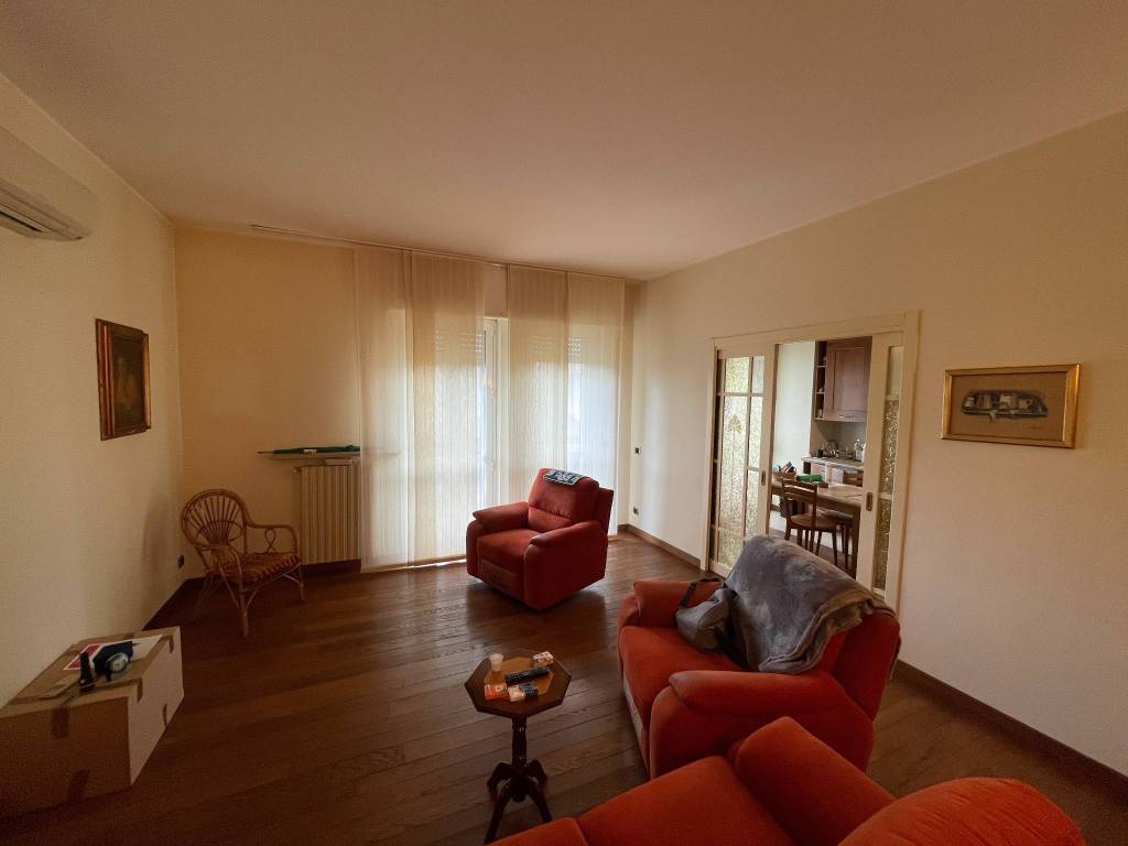 appartamento in vendita a Pavia in zona Borgo Ticino