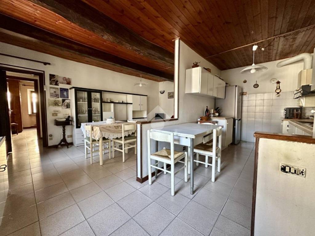 appartamento in vendita a Pavia in zona Borgo Calvenzano