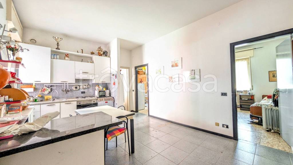 appartamento in vendita a Pavia in zona Borgo Ticino
