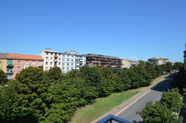 appartamento in vendita a Pavia in zona Centro Città