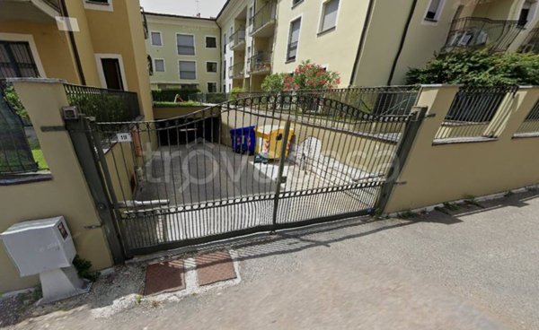 casa indipendente in vendita a Pavia in zona San Pietro