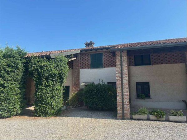 casa indipendente in vendita a Pavia in zona Ca' Della Terra