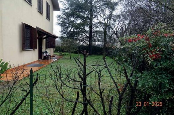casa indipendente in vendita a Pavia in zona Casa sul Fiume