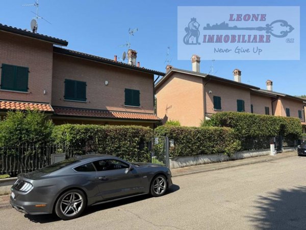 casa indipendente in vendita a Pavia in zona Città Giardino