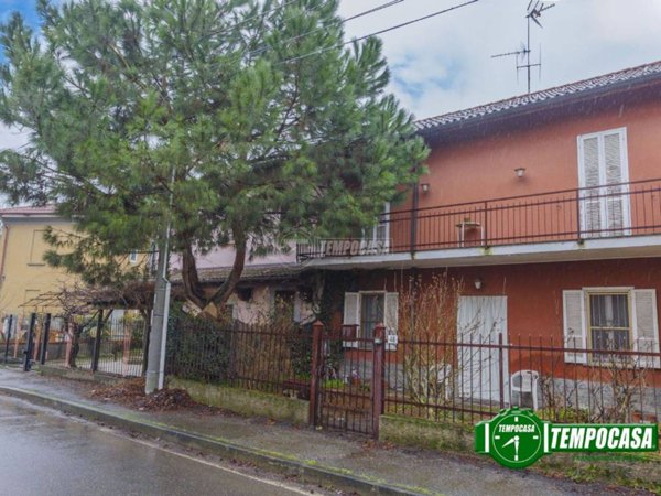 casa indipendente in vendita a Pavia in zona Vallone