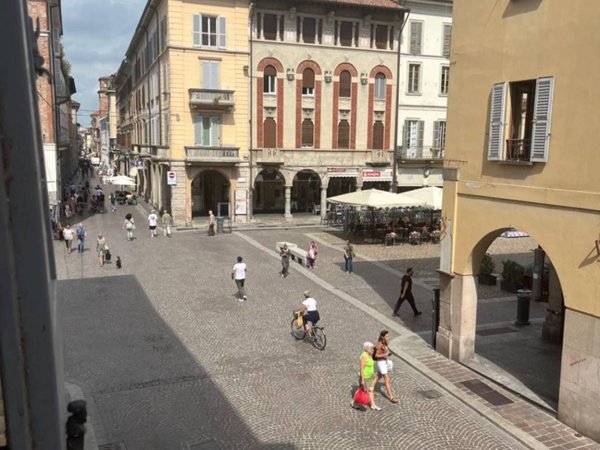 appartamento in vendita a Pavia in zona Pompieri