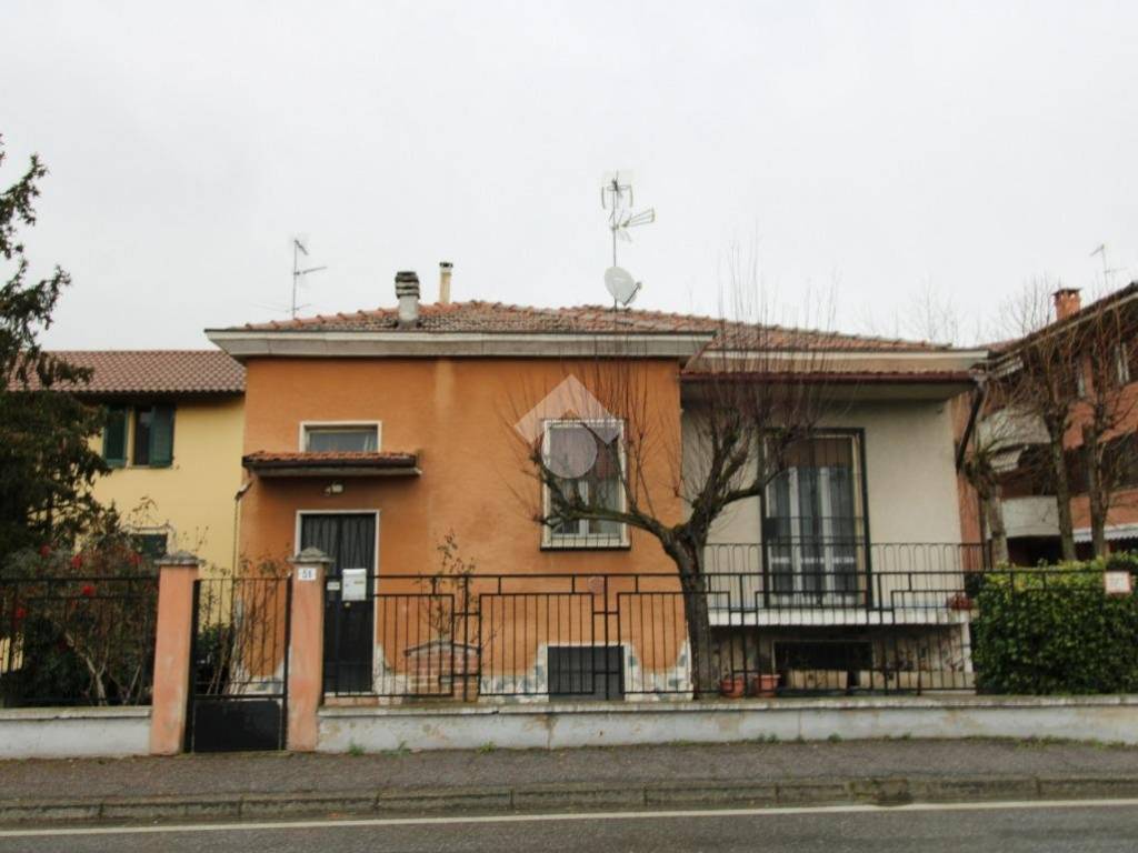 casa indipendente in vendita a Pavia in zona Casa sul Fiume