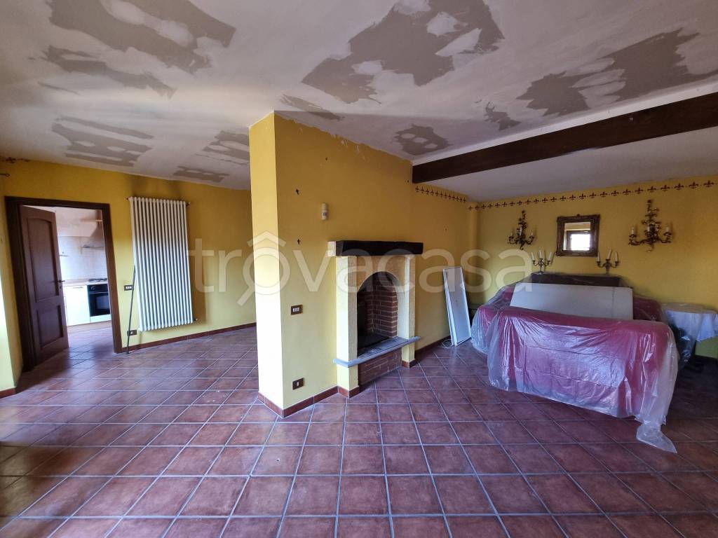appartamento in vendita a Pavia in zona Centro Città