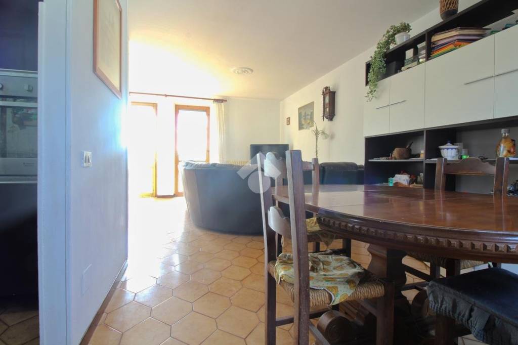 casa indipendente in vendita a Pavia in zona Vallone