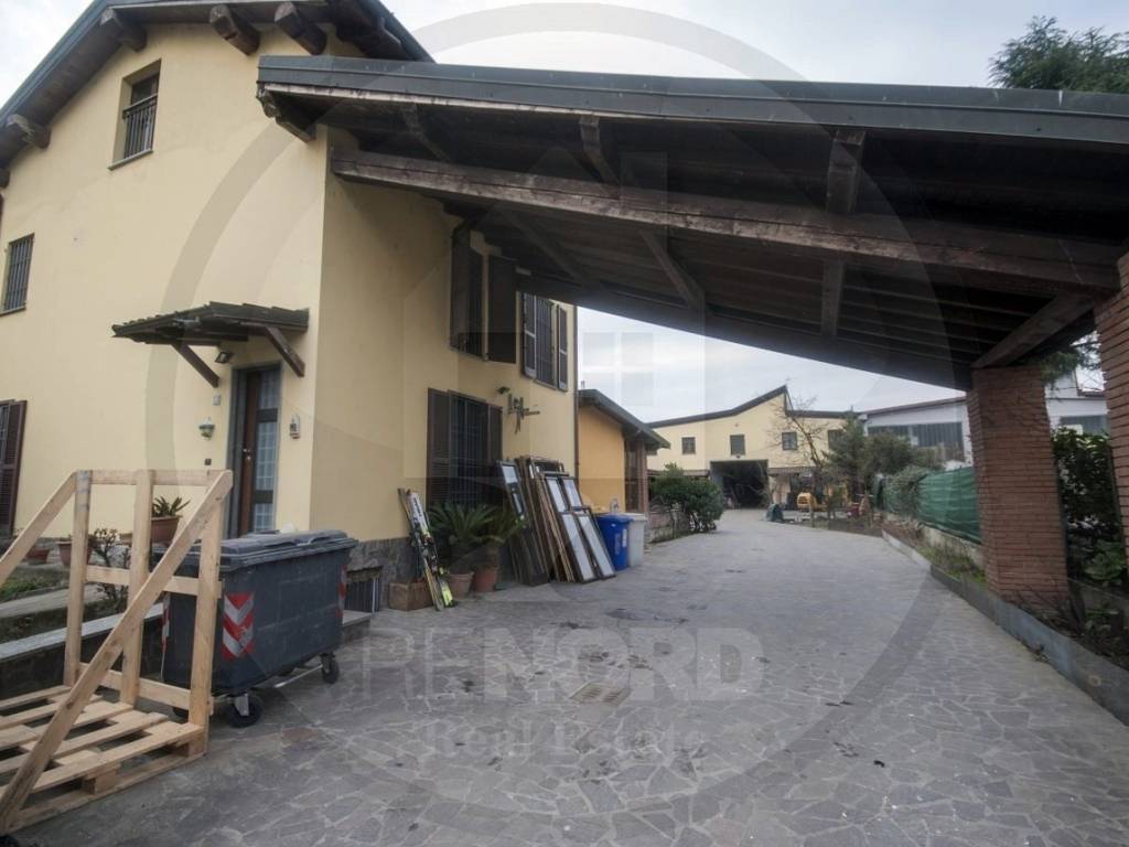 casa indipendente in vendita a Pavia in zona Ca' Della Terra