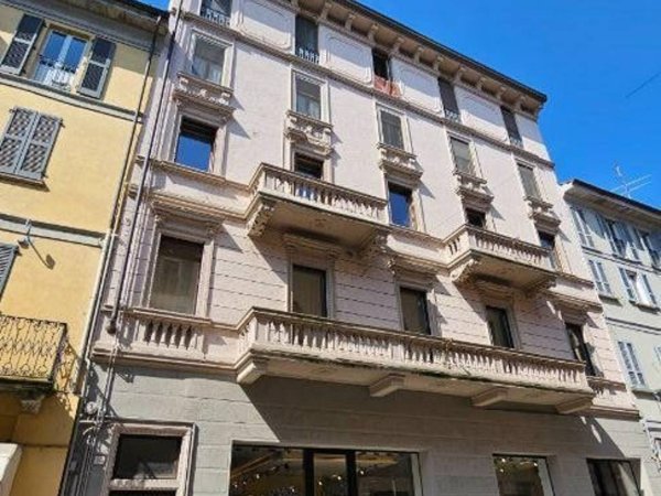 appartamento in vendita a Pavia in zona Centro Città
