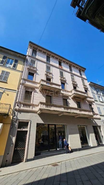 appartamento in vendita a Pavia in zona Centro Città