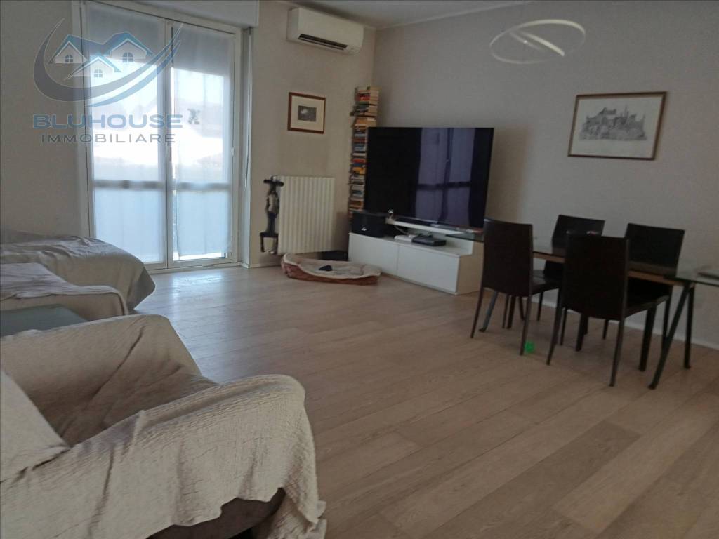 appartamento in vendita a Pavia in zona Casa sul Fiume