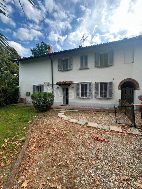casa indipendente in vendita a Pavia in zona Ca' Della Terra