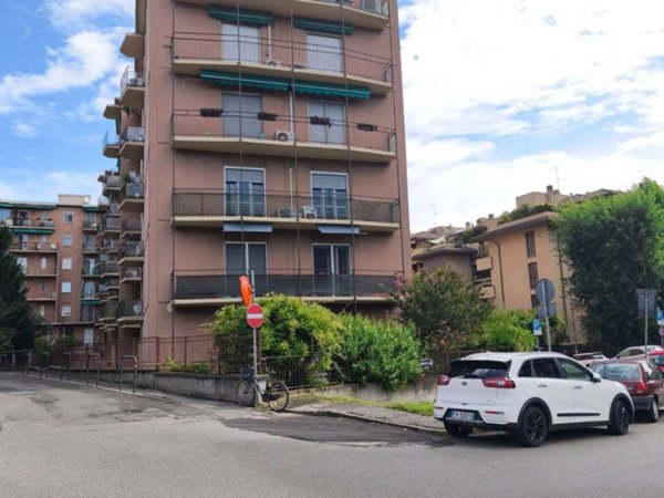 appartamento in vendita a Pavia in zona Stazione