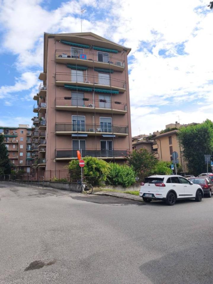 appartamento in vendita a Pavia in zona Stazione