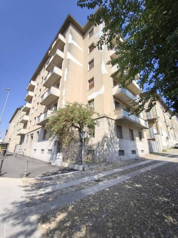 appartamento in vendita a Pavia in zona Centro Città