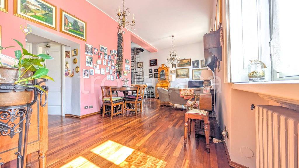 appartamento in vendita a Pavia in zona Centro Città