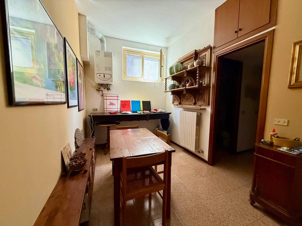 appartamento in vendita a Pavia in zona Pompieri