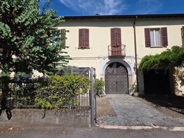 casa indipendente in vendita a Pavia in zona Centro Città