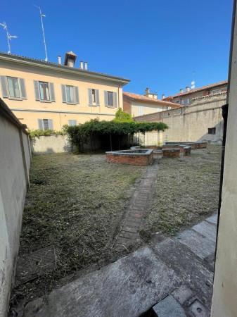 appartamento in vendita a Pavia in zona Centro Città