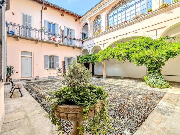 appartamento in vendita a Pavia in zona Centro Città