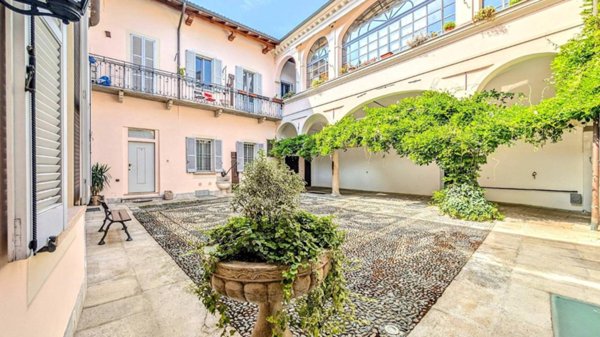 appartamento in vendita a Pavia in zona Centro Città