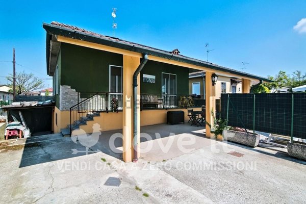 casa indipendente in vendita a Pavia in zona Centro Città