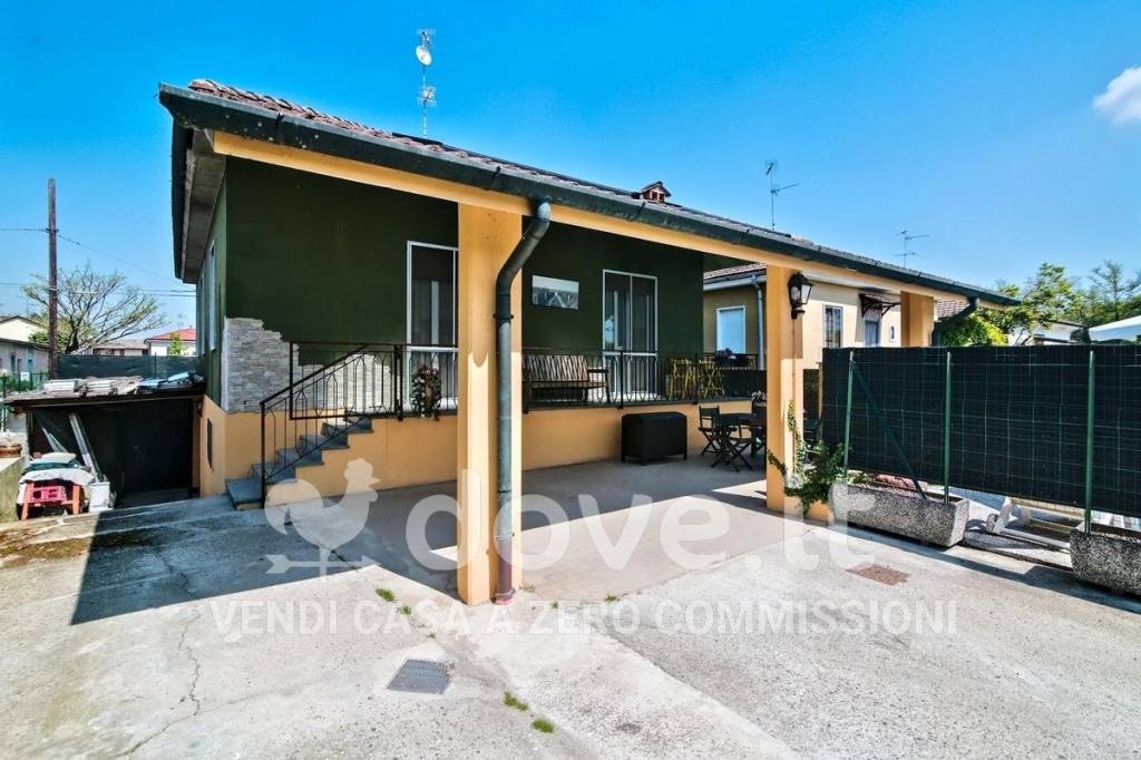 casa indipendente in vendita a Pavia in zona Centro Città