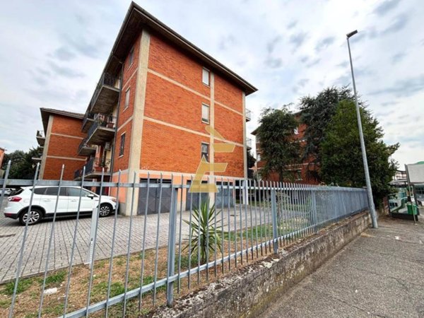 appartamento in vendita a Pavia in zona Campo Coni