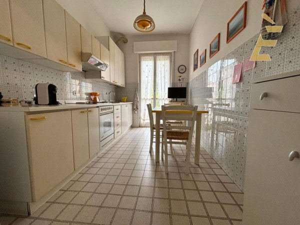 appartamento in vendita a Pavia in zona Pompieri
