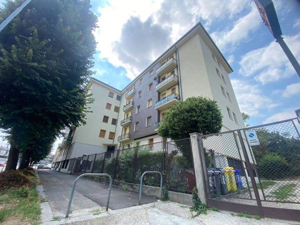 appartamento in vendita a Pavia in zona Città Giardino