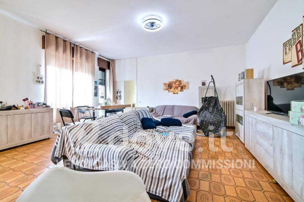 appartamento in vendita a Pavia in zona Centro Città