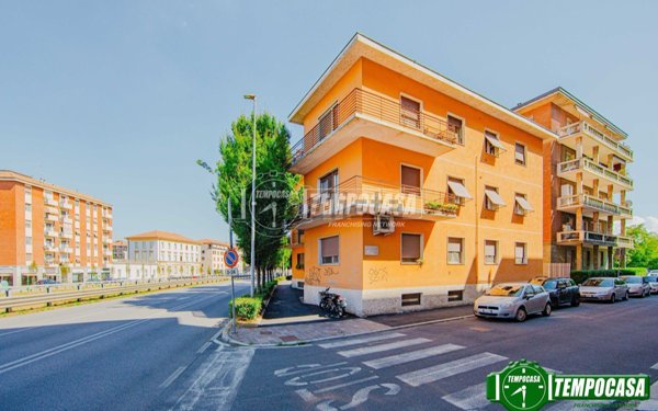 appartamento in vendita a Pavia in zona Centro Città