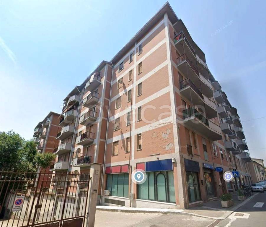 appartamento in vendita a Pavia in zona San Pietro