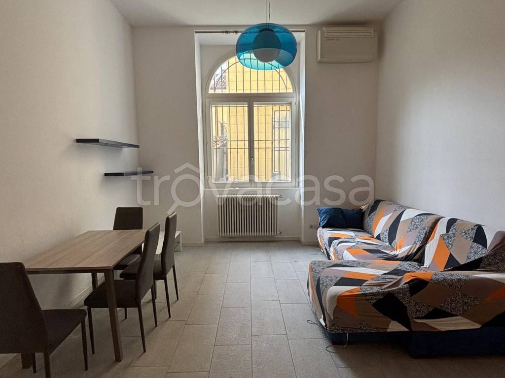 appartamento in vendita a Pavia in zona Centro Città