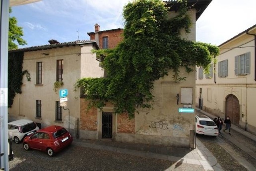 appartamento in vendita a Pavia in zona Centro Città