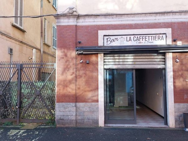 negozio in vendita a Pavia