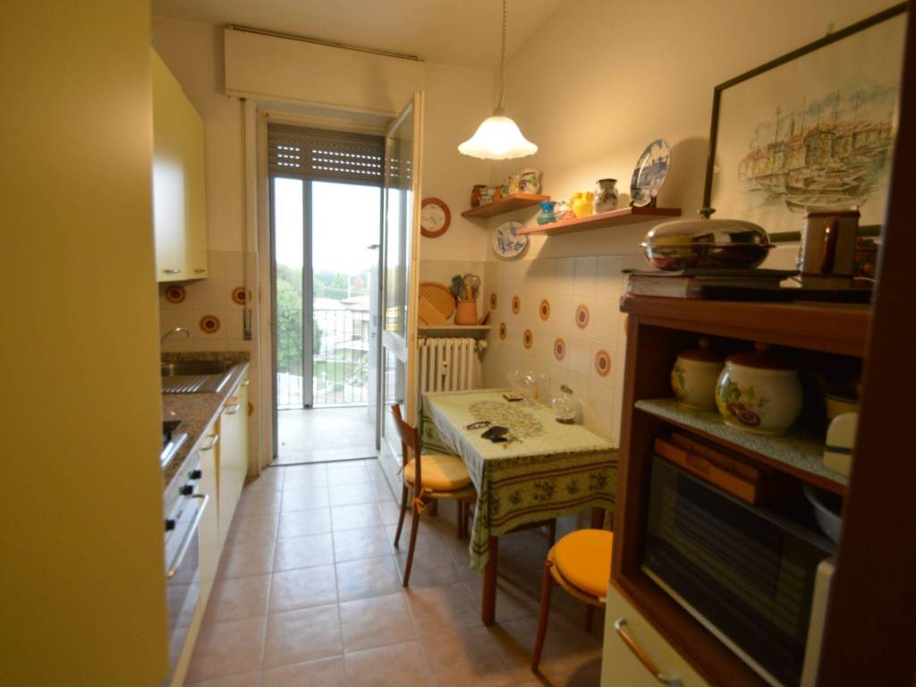 appartamento in vendita a Pavia in zona Campo Coni