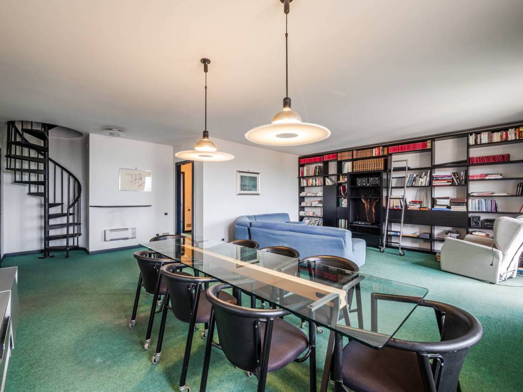 appartamento in vendita a Pavia in zona Centro Città
