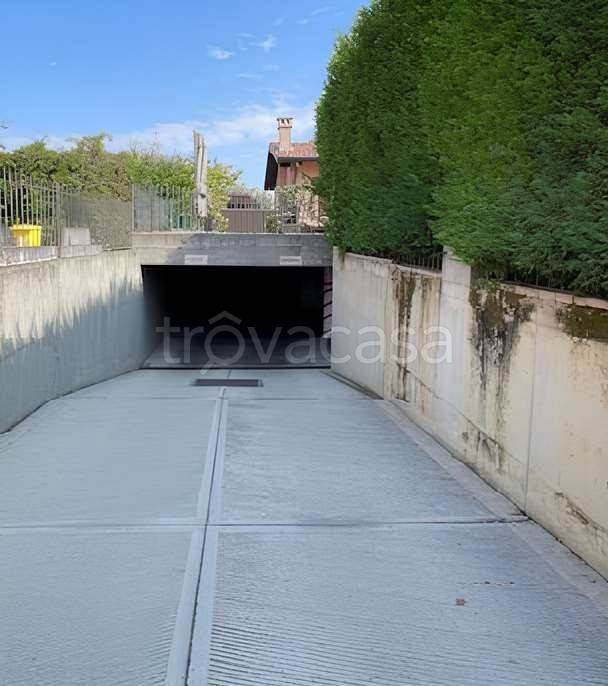 appartamento in vendita a Pavia in zona Fossarmato