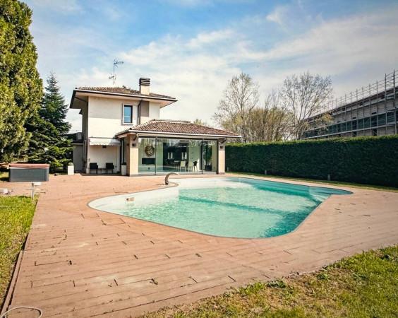 casa indipendente in vendita a Pavia in zona Campo Coni