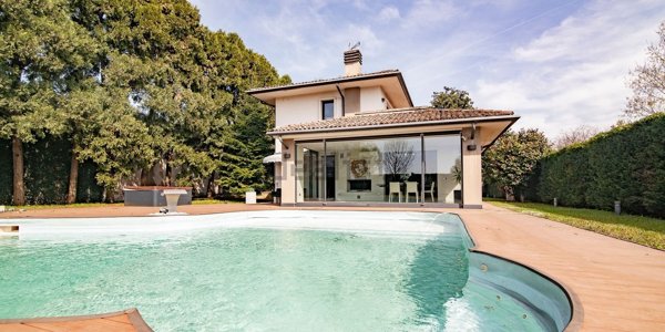casa indipendente in vendita a Pavia in zona Campo Coni