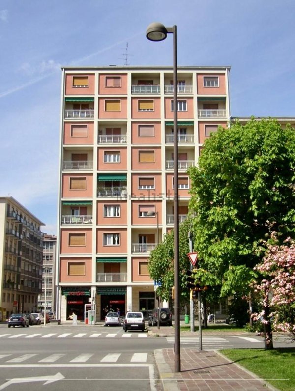 appartamento in vendita a Pavia in zona Stazione