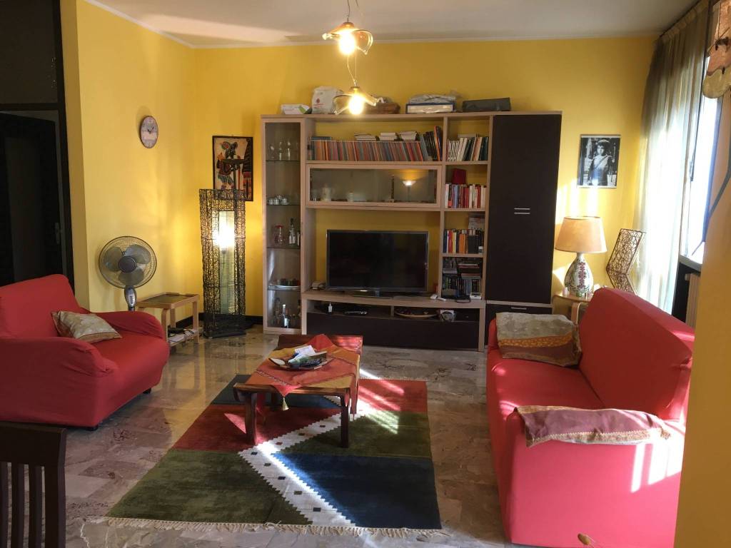 appartamento in vendita a Pavia in zona Pompieri